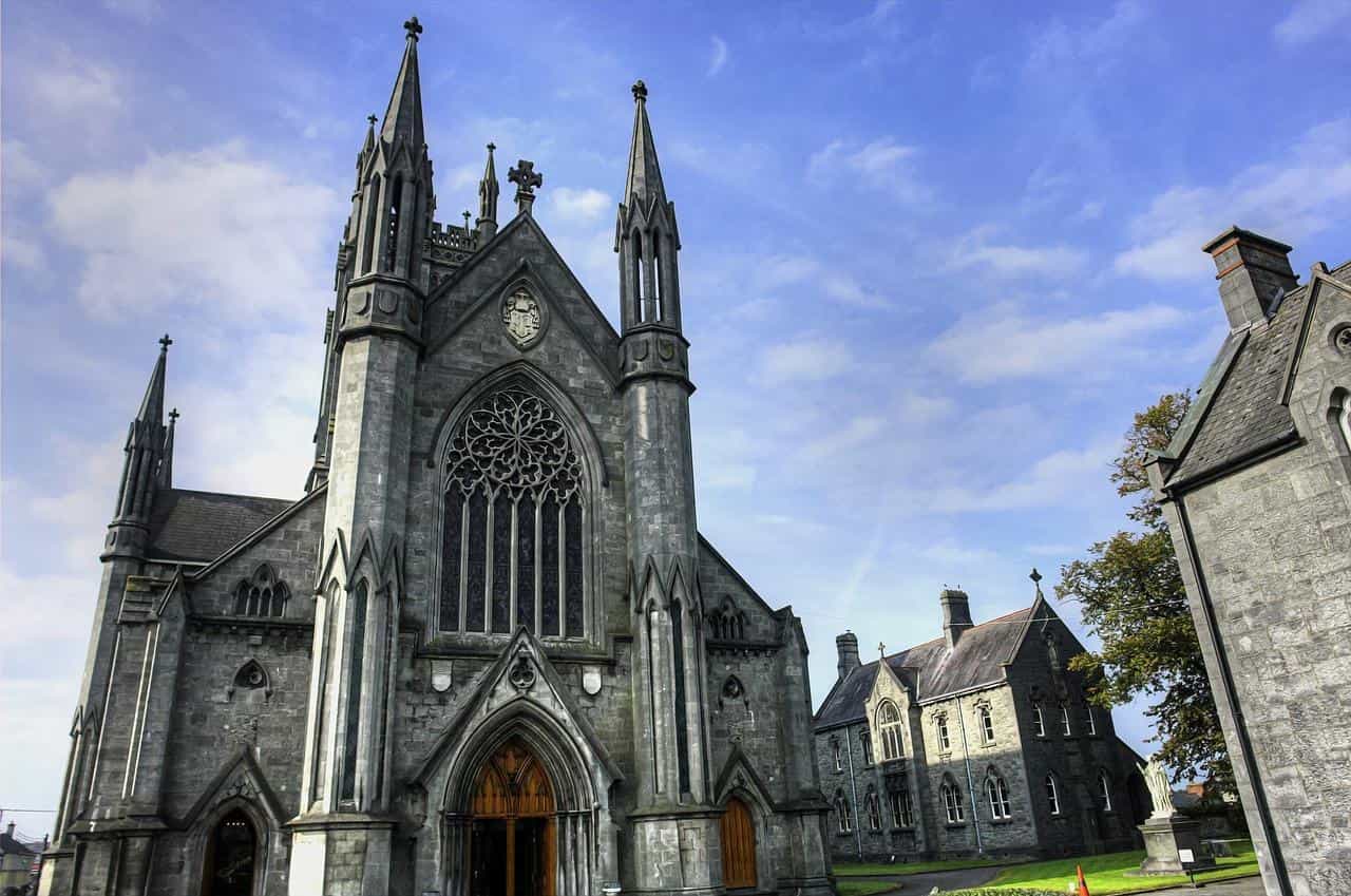 Ирландия церковь