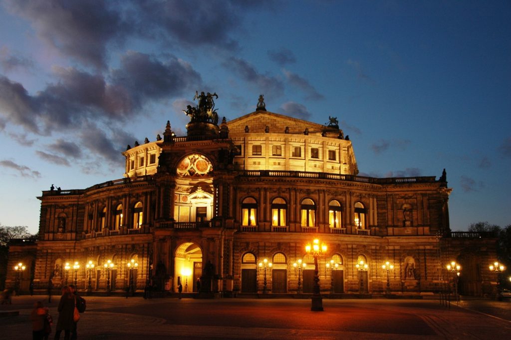 Оперный театр Земпера в Дрездене