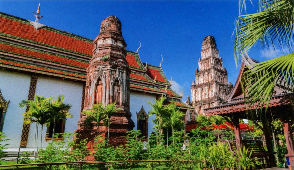 Королевство Таиланд - Храм Ват Кукут в Лампуне