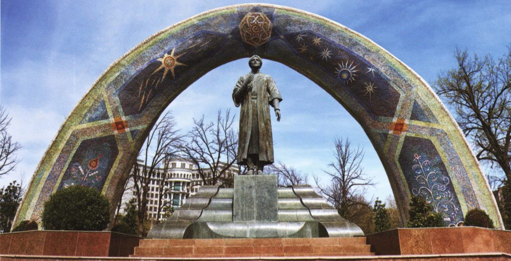 памятник Абу Абдулл аху Джафару Рудаки в Душанбе